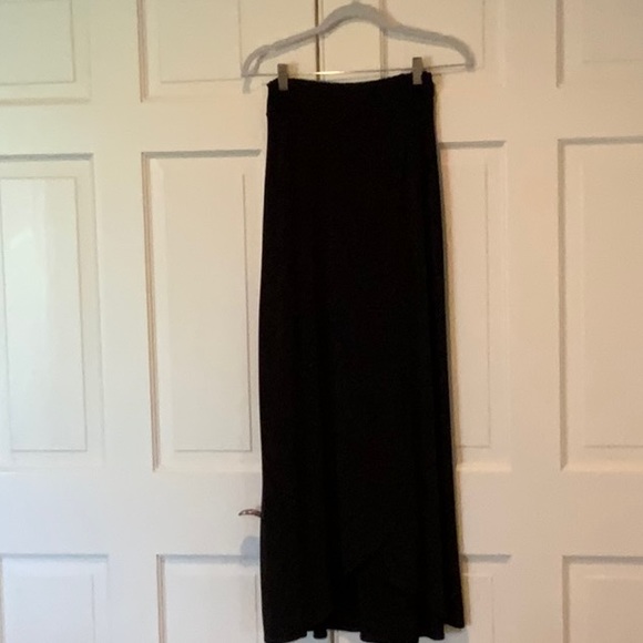 Veronica M Black Long Skirt with Scallop on Front Bottom - Picture 1 of 4